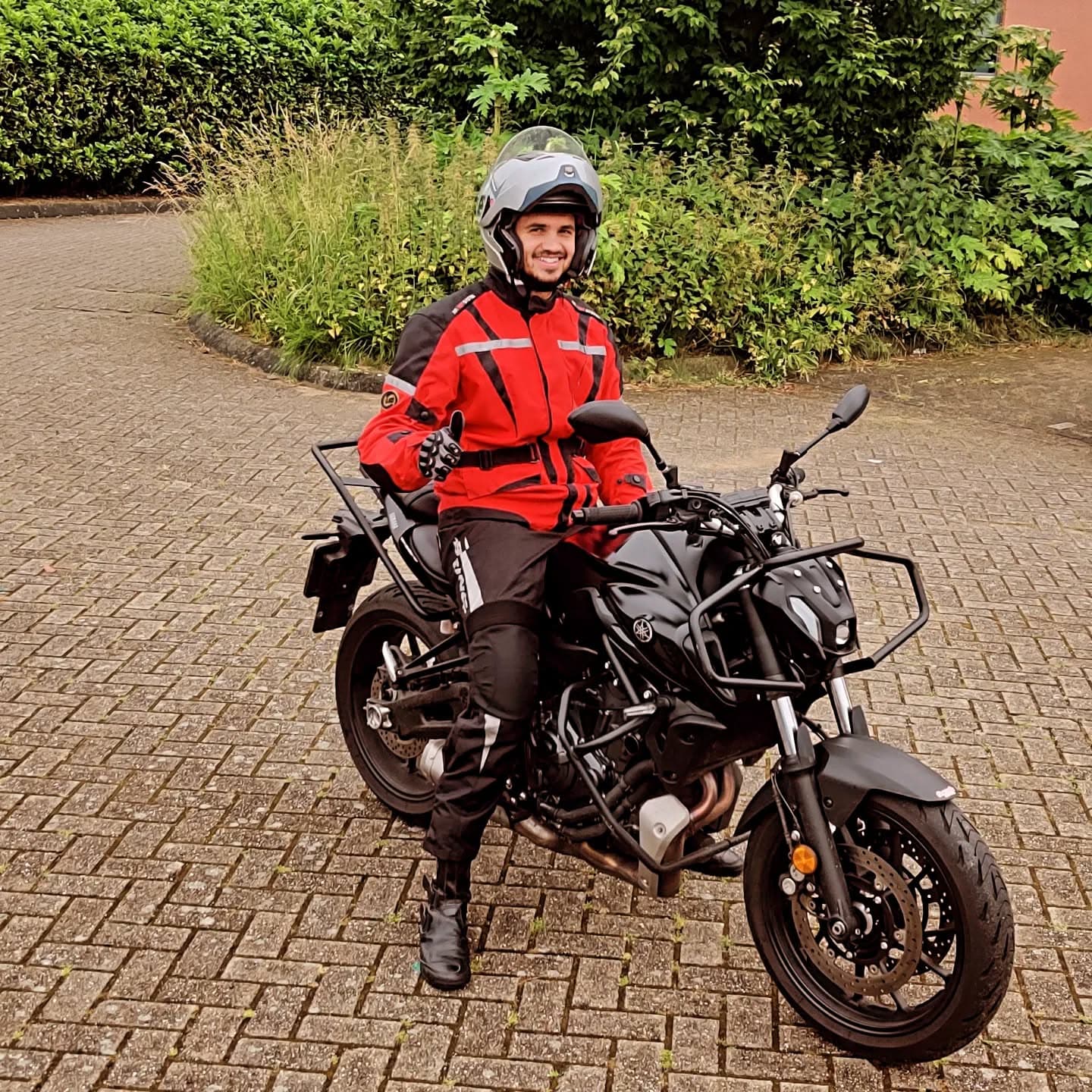 Motorleerling op de Yamaha MT-07 tijdens een motorrijles
